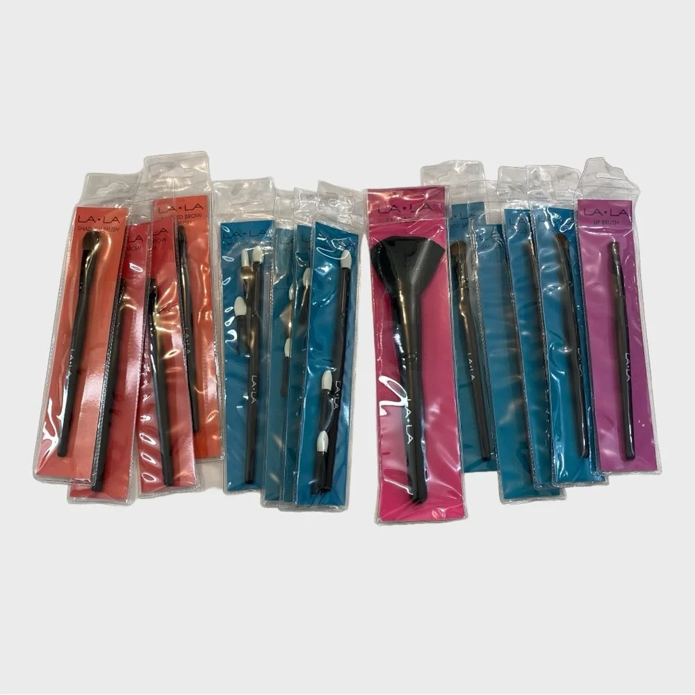 NEW LA LA Cosmetics Set of 14 Makeup Brushes Unused New in Package